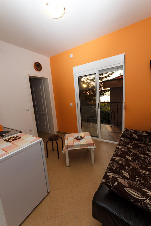 Apartments Sergej Сутоморе Стая снимка