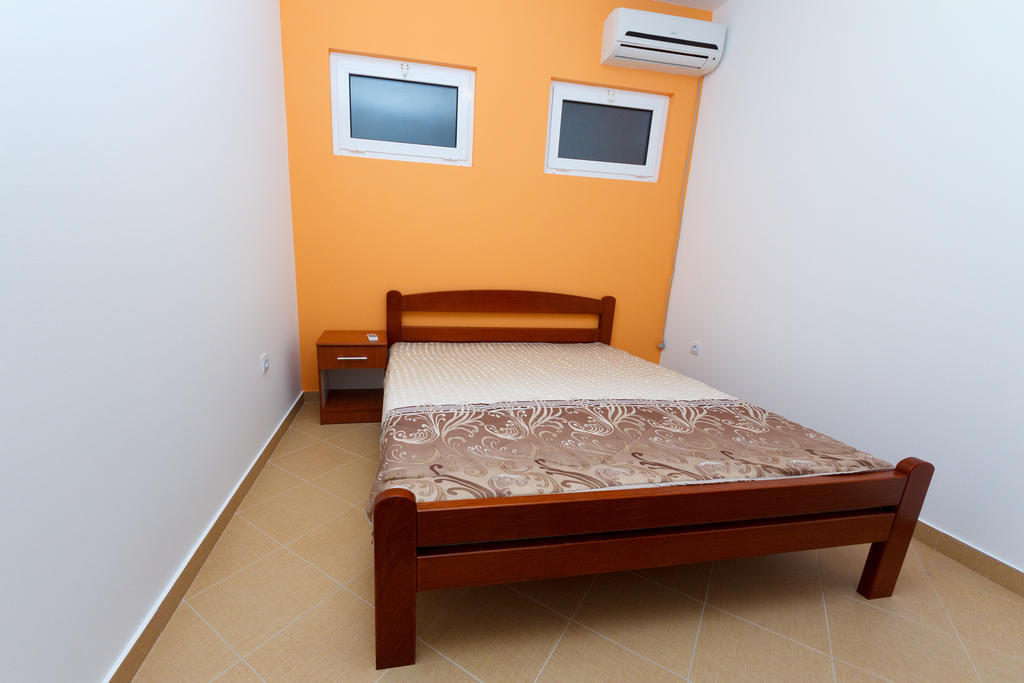 Apartments Sergej Сутоморе Стая снимка