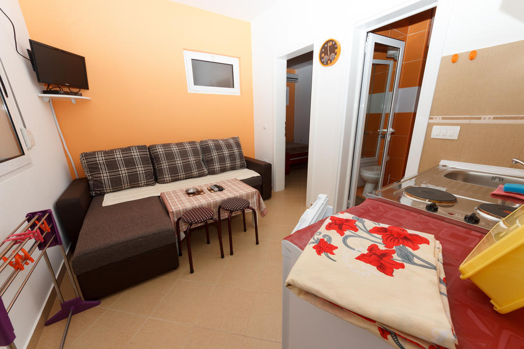 Apartments Sergej Сутоморе Стая снимка