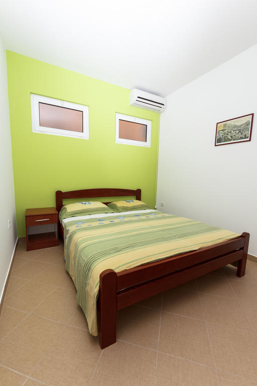 Apartments Sergej Сутоморе Стая снимка