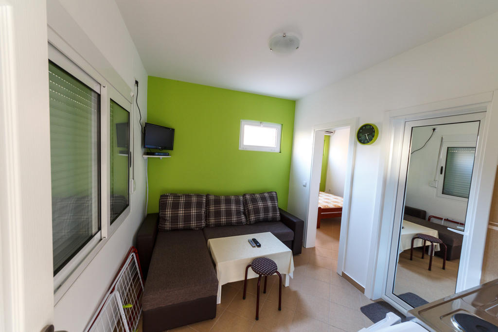 Apartments Sergej Сутоморе Екстериор снимка